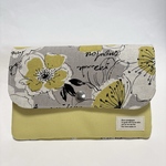 通帳・お薬手帳ケース(くすみイエロー花柄)