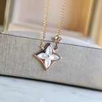ペンダント スターブロッサムネックレス イエローゴールド 白蝶貝 マザーオブパール フラワー 星 スター モノグラム ナクレ 大人可愛い 華奢 シンプル 上品 ギフト 限定一点