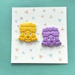 ひとつぶ わんこ 犬 ポリマークレイ ピアス イヤリング♦️ オーブン粘土 1粒ピアス カラフル レトロポップ キッチュ 昭和レトロ 犬ピアス 古着 パープル イエロー マスタード プレゼント