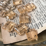 多面カットスクエアガラスビーズアンバー2個♡