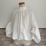 首元ギャザー襟のダブルガーゼ 長袖ブラウス オフホワイト