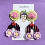 わんこ 犬 ピングリーン ストライプフラワー ピアス♦️ ビンテージ ヴィンテージ ブラック ブルー レッド カラフル 大ぶり グリーン レトロポップ 昭和レトロ プードル 樹脂粘土 古着 ハロウィン