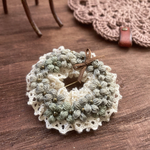 刺繍糸の色彩が美しい♡アンティーク風ブローチ