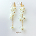 こもれびに咲く白い花のイヤリング(ピアス対応あり)