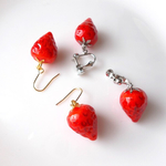 ちいさないちごの耳飾り ピアスorイヤリング