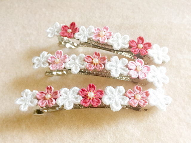 桜の花のバレッタ *つまみ細工*