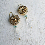 花咲くビィンテージボタンのピアス(イヤリング)