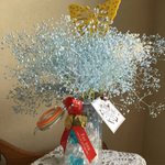 涼しげな空色カスミソウ・ビン入り・蝶々ピッグ