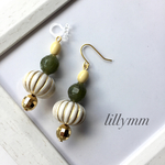 カーキ×ゴールドのヴィンテージ風アクセサリー