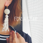 天然石風ビーズとおしゃれタッセルピアス