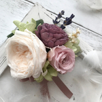 オールドローズとラベンダーのコサージュ