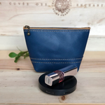 レザー♪ ネイビーの小さめポーチ 《マスタード色のステッチ》
