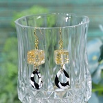 モノトーンと金箔キューブのイヤリング・ピアス