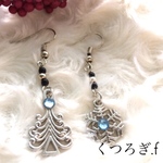 【リニューアル】大人シックなクリスマスピアス、イヤリング(アシメ両耳用)