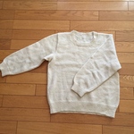 12  機械編み ラメ入りセーター