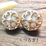 シンプルレース調のアンティークなピアス、イヤリング