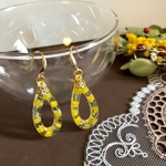 ミモザの大振りしずく型イヤリング ピアス