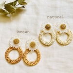 訳あり!大ぶりクリアフラワーとラタンのピアス ブラウン