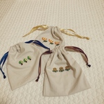 送料無料◎北欧調の刺繍巾着