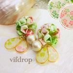 友禅和紙 【薄桃黄緑 麻の葉梅鉢柄】重ねつまみ花と雫&コットンパールの和ピアス