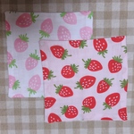 4重ガーゼはんかち《イチゴ ピンク・赤 2枚》