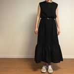 裾フリルロングワンピース