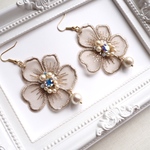 フラワーレースとビーズ刺繍のピアス/イヤリング*