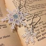 タティングレース 雪の結晶ピアス