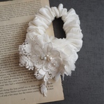 ホワイトリネンとフラワーレースシュシュ✽