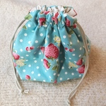 給食袋・コップ袋・お弁当袋 水玉いちご×シンプル