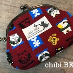 〈和柄〉招き猫のがま口ポーチ♪(エンジ)