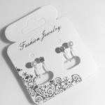 シンプルストーンとコットンパールのイヤリング