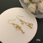 アシンメトリー◇チェコビーズ雫 ピアス/イヤリング