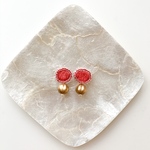 刺繍とビーズのピアス/イヤリング ブラッドオレンジ