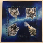 四頭のオオカミが夜空の星々と共に輝くバンダナ