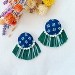 フリンジたっぷりくるみボタンピアス