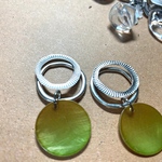 グリーンとイエローのお洒落ピアス