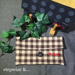 ブラウンチェックの小物ケース