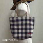 ムラサキチェックのトートバッグ