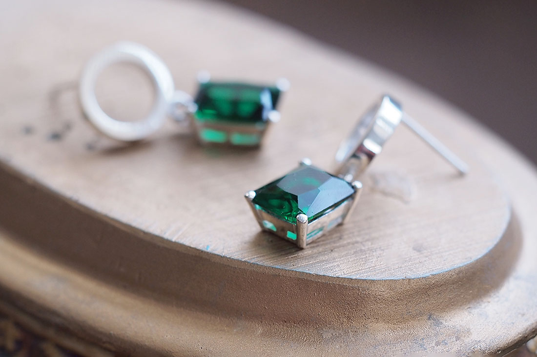 cloud-jewelryさんのエメラルドピアス