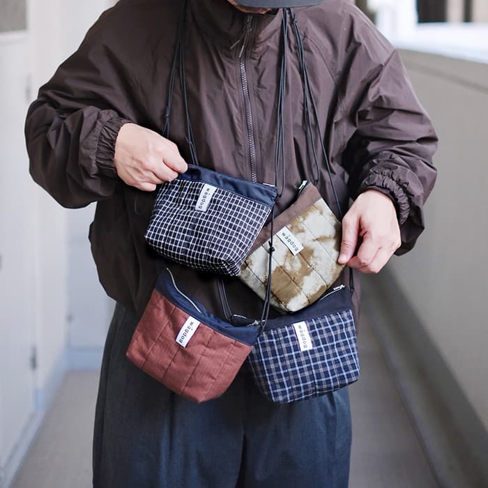 wågdogさんのボンディングキルト舟底ショルダーミニサコッシュ
