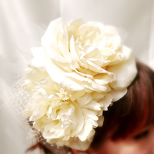 Head dress white flowers