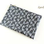 リバティ ラミネートのフラットポーチ ダルメシアンドッツ