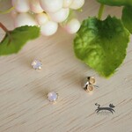 ●在庫限り●まるでピアス＊petit swarovskiローズウォーターオパール＊ゴールド