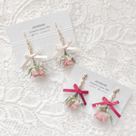 ピンク 薔薇 ブーケ ピアス イヤリング ♡ ドライフラワー レジン かすみ草