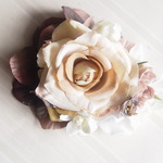 アンティークローズとチョコレート紫陽花のコサージュ