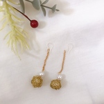 ワイヤーボールのシンプルピアス