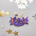 【あむゆう様専用】ハロウィン✩飴に乗る猫の刺繍ブローチ