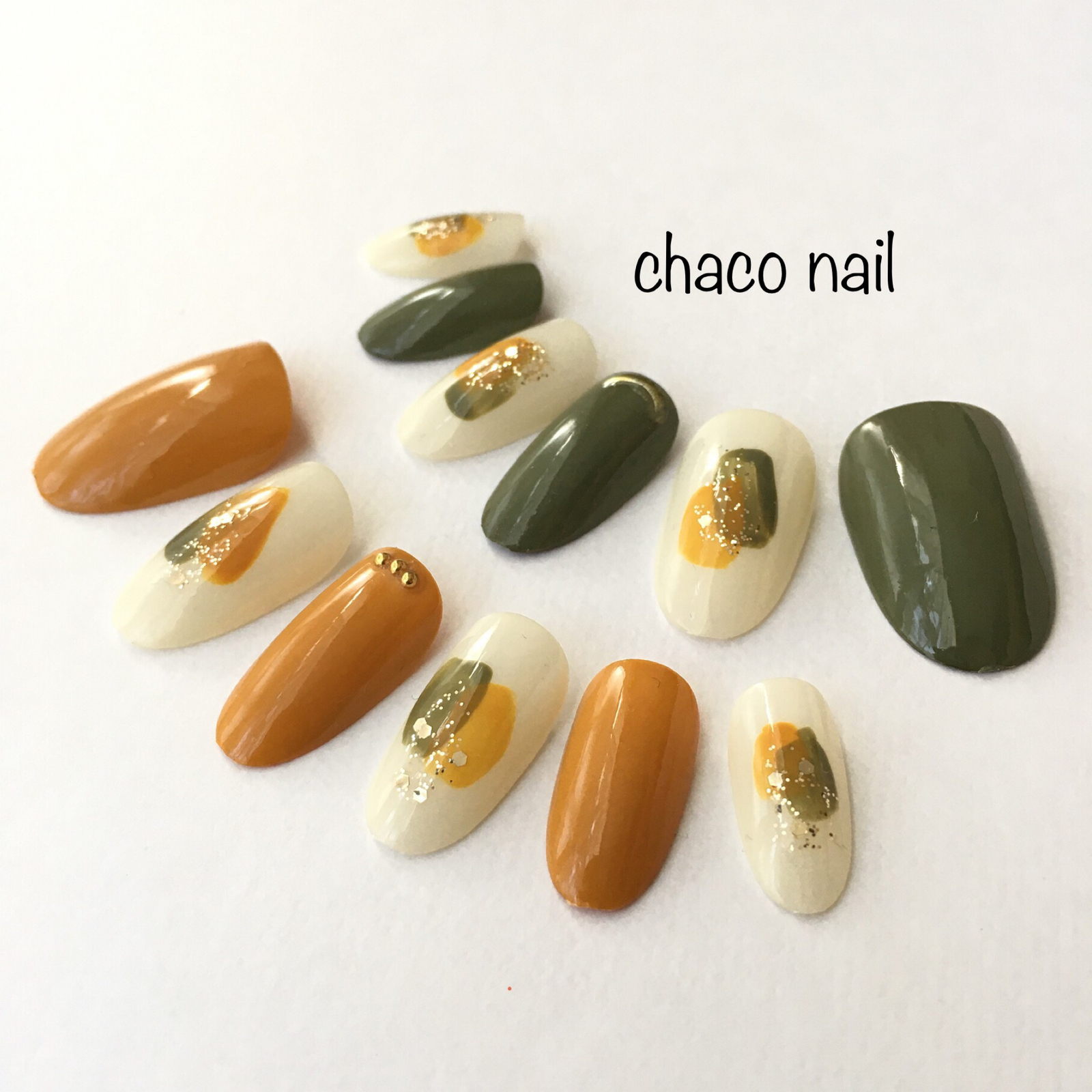 マスタードイエロー ネイルチップ マスタードイエロー☆振袖にも合う！黒と黄色のブロッキング