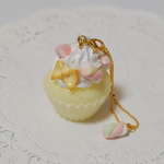 【2】ふわぷに♪マシュマロづくしのカップケーキ／キーホルダー